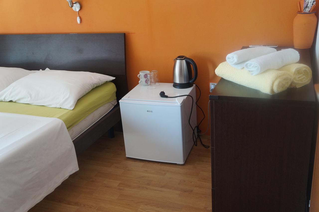 Guest House Tina ราบ ภายนอก รูปภาพ